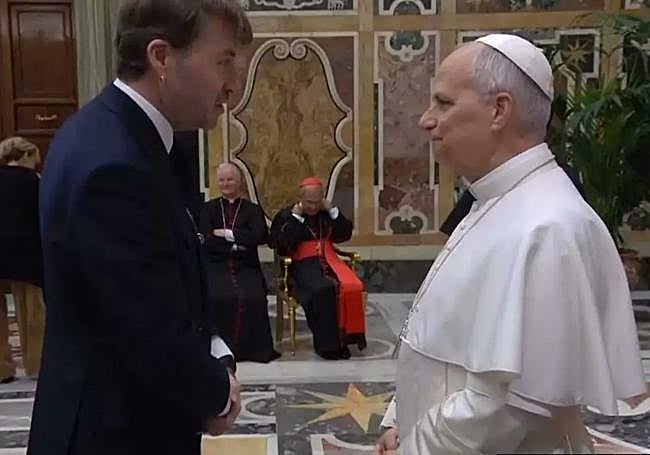 Albert Serra con el Papa León XIV el pasado 15 de noviembre.